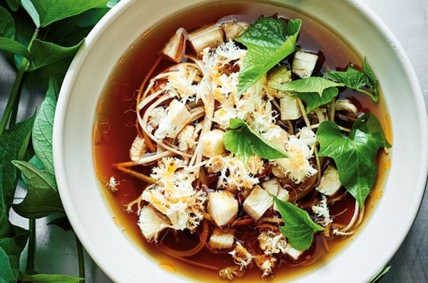 Buckwheat noodles with snowflake mushrooms