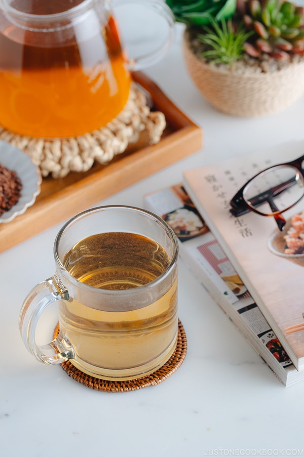 Buckwheat tea (Sobacha / そば茶)