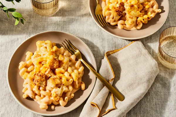 Buffalo chicken macaroni & cheese in a multi-cooker