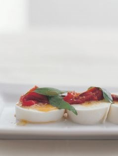 Buffalo mozzarella and capsicum salad