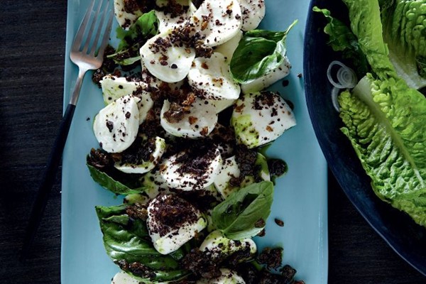 Buffalo mozzarella with bay oil