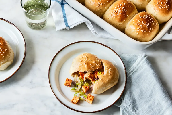 Buffalo tempeh & caramelized onion baked buns