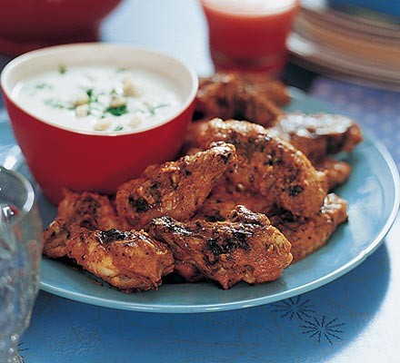 Buffalo wings with blue cheese dip
