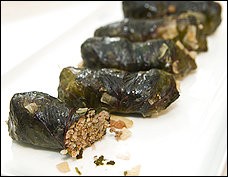 Bulgur- and beef-stuffed Swiss chard rolls 