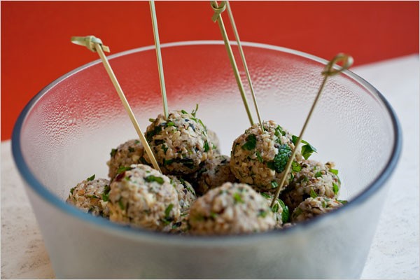 Bulgur and walnut kibbeh