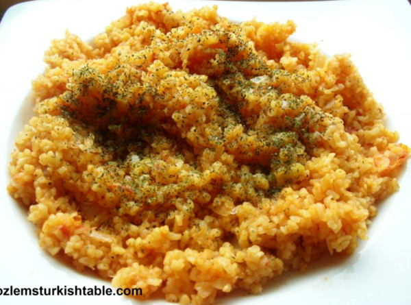 Bulgur pilaf with courgette/zucchini, onions & tomatoes (Kabakli as)