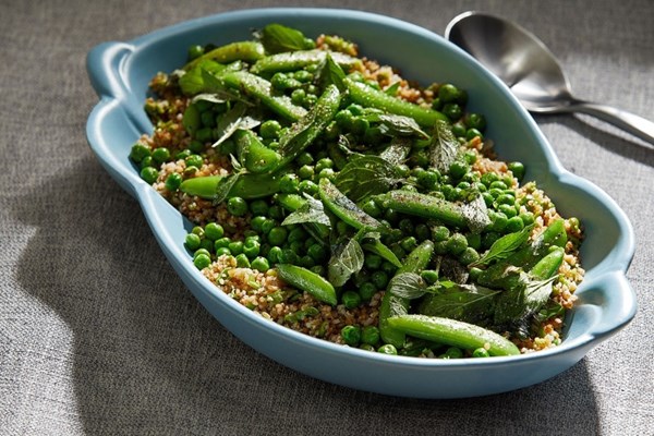 Bulgur pilaf with spring peas