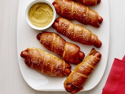 Bulldogs in a pretzel blanket