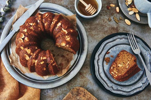 Bumble honey rye cake