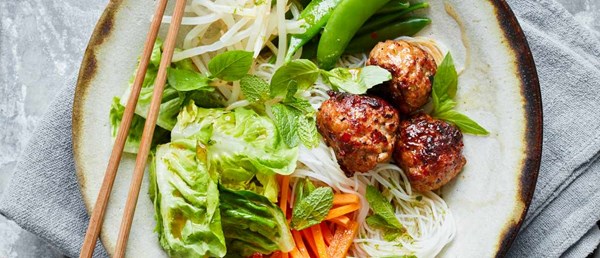 Bun cha with sizzling meatballs