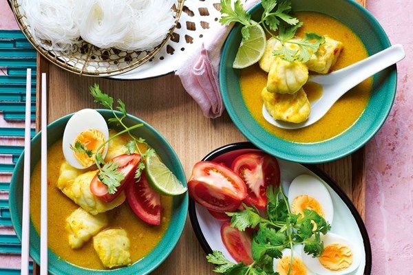 Burmese fish noodle soup (Mohinga)