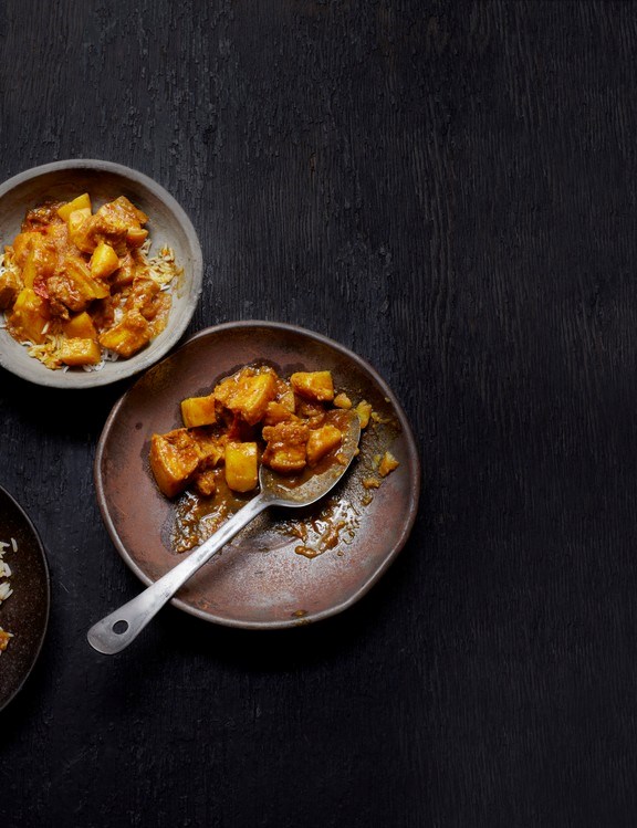 Burmese pork and potato curry