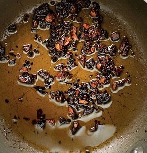 Burnt garlic oil (Mayu)
