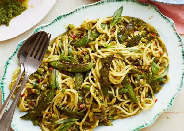 Burnt pea, chilli and tarragon spaghetti