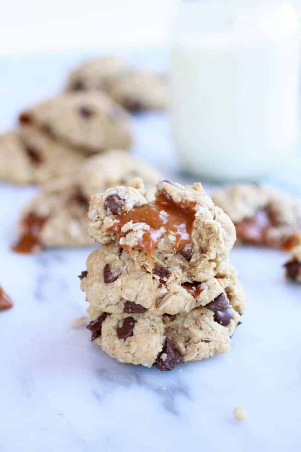 Burnt peanut butter caramel oatmeal chocolate chip cookies