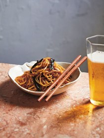 Burnt spring onion oil noodles (葱油拌面)