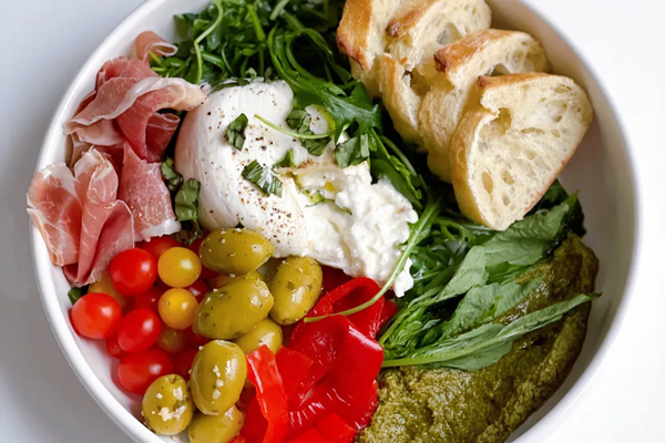 Burrata bowl with lemony arugula & marinated olives