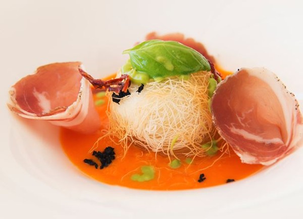 Burrata rolled in kataifi pastry with unripe tomato sauce, capocollo ham of Martina Franca and dehydrated olives