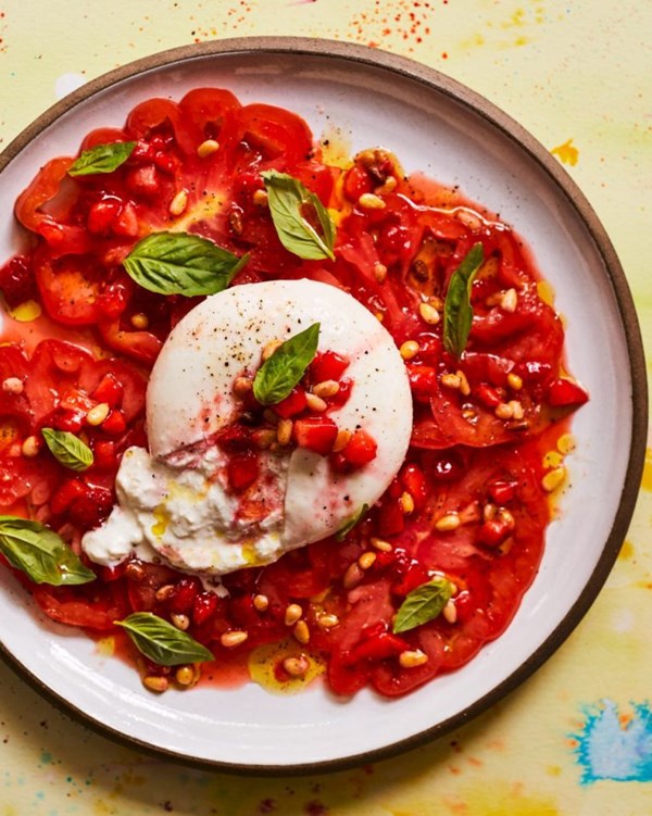 Burrata, tomato and strawberry salad 