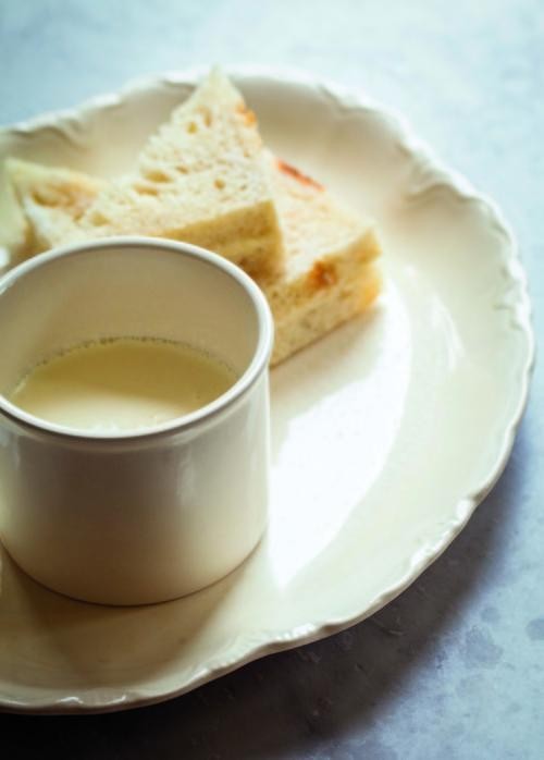 Butter and sugar sandwiches