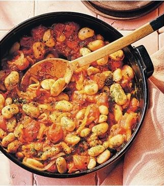 Butter beans with wine, tomatoes, anchovies & dill