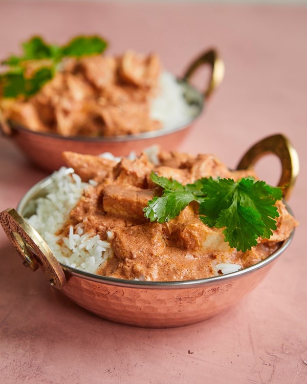 Butter chicken bowls with white rice