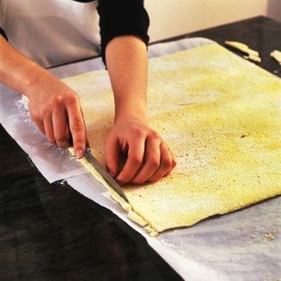 Butter-enriched sponge cake