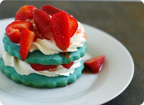 Buttercream and cookie shortcakes