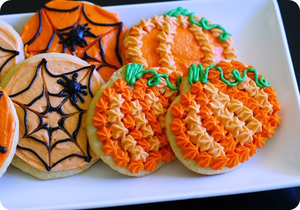 Buttercream frosted pumpkin cookies