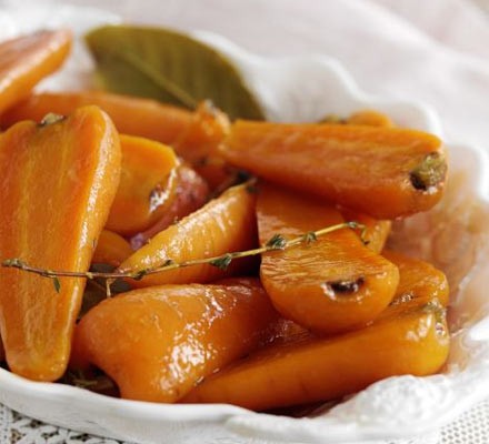 Buttered bay and thyme carrots