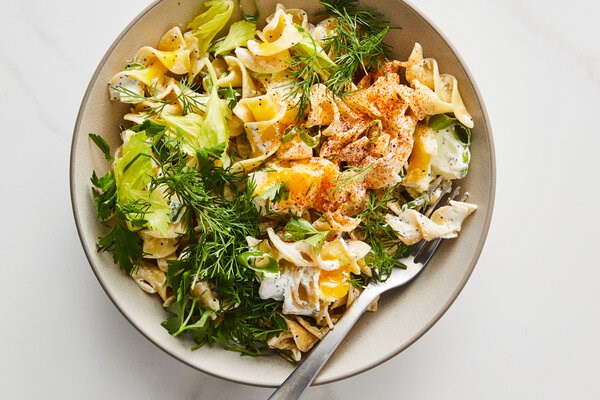Buttered noodles with jammy eggs