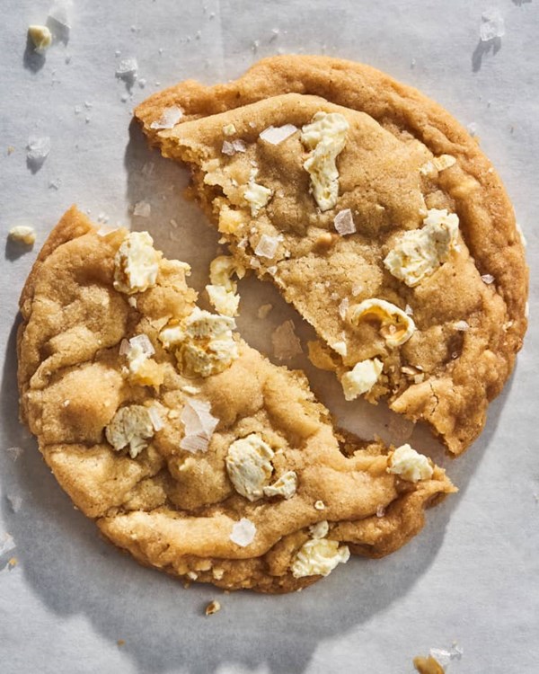 Buttered popcorn sugar cookie