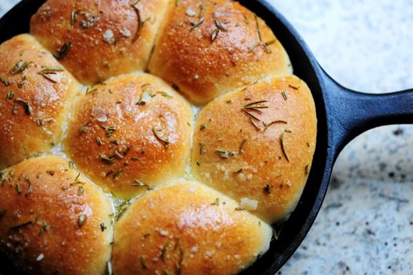 Buttered rosemary rolls