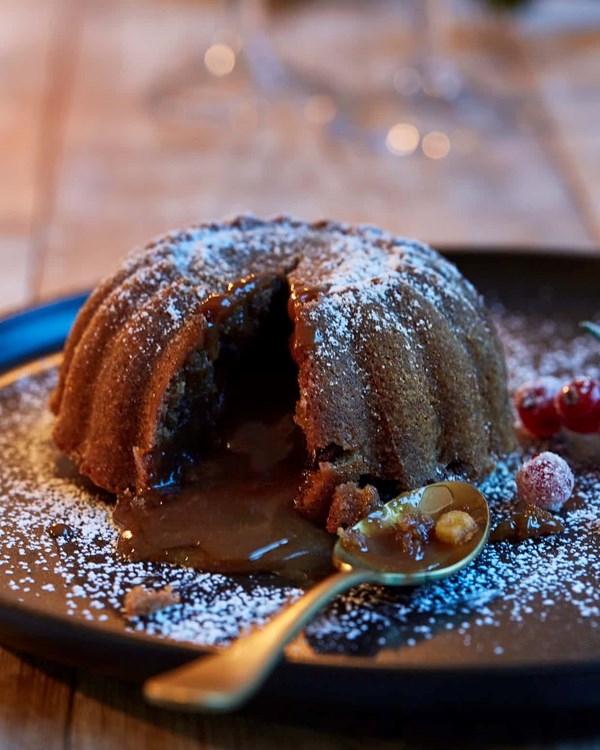 Buttered rum Christmas puddings