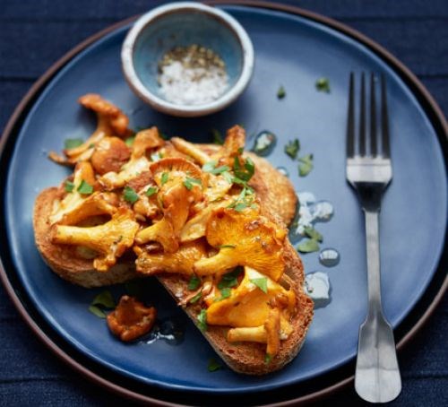 Buttered wild mushrooms on toast