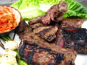 Butterflied sesame-grilled beef short ribs (Kalbi)