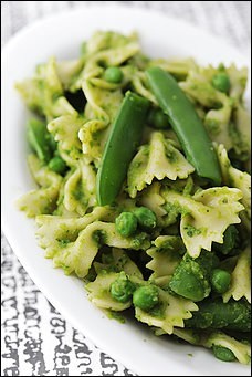 Butterfly pasta with baby peas
