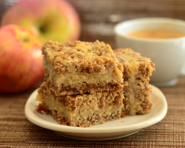 Buttermilk apple cobbler bars