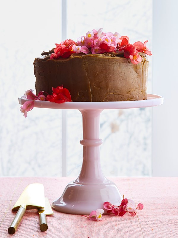 Buttermilk caramel cake