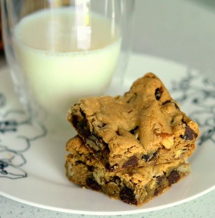Buttermilk chocolate chip cookie bars