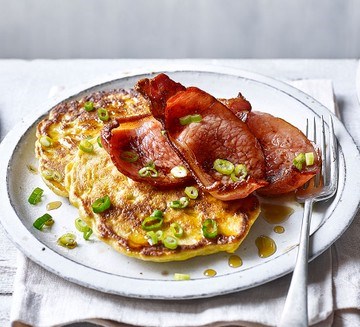 Buttermilk corn pancakes with bacon & maple syrup