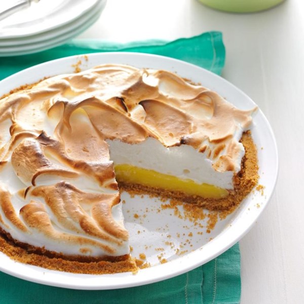 Buttermilk lemon meringue pie