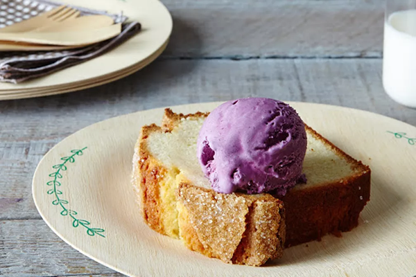 Buttermilk pound cake