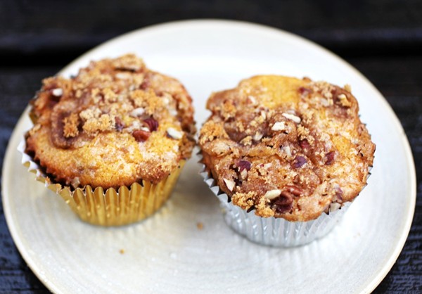 Butternut-pecan muffins with brown sugar crumble (Muffins de calabaza y nuez)