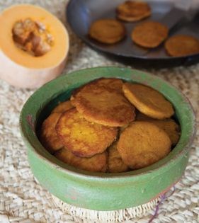 Butternut squash + rice flour pancakes (Kaka kadu halvai)
