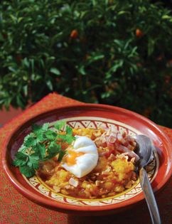 Butternut squash, almond, and bacon soup (Ajillo de calabaza)