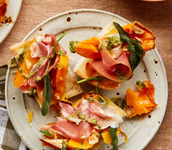 Butternut squash bruschetta with pumpkin seed pesto