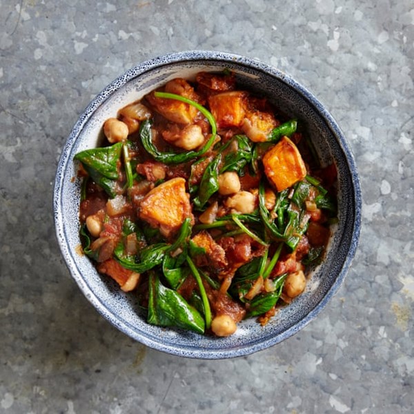 Butternut squash, chickpea & spinach soup