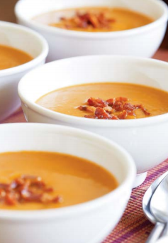 Butternut squash soup with apple and bacon