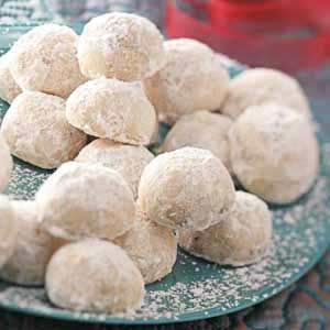 Buttery almond cookies